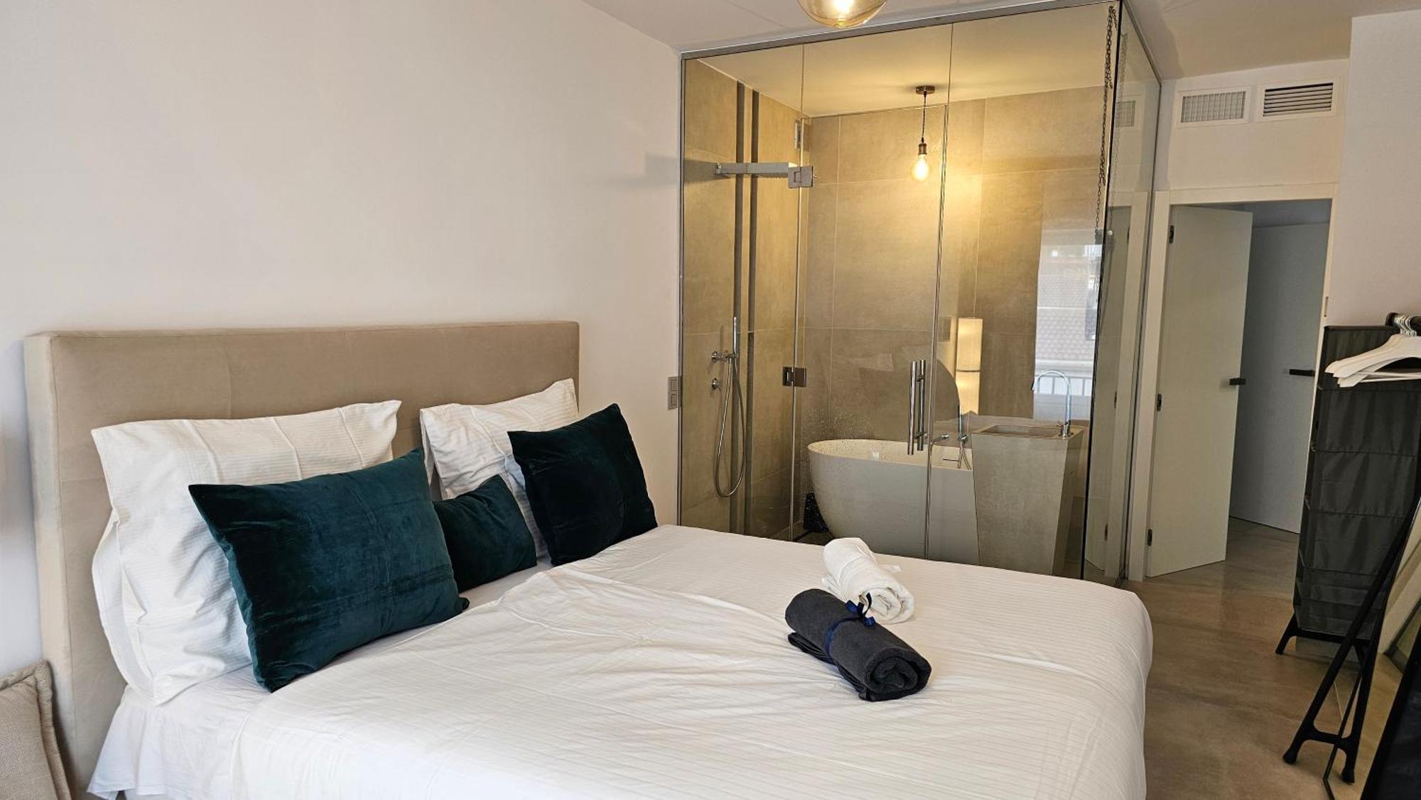 Oasis Jacuzzi Retreat Appartement Marbella Buitenkant foto