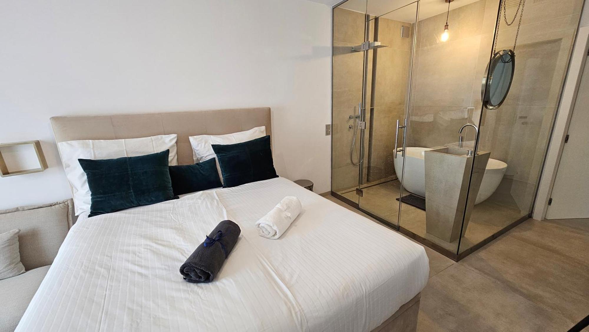 Oasis Jacuzzi Retreat Appartement Marbella Buitenkant foto