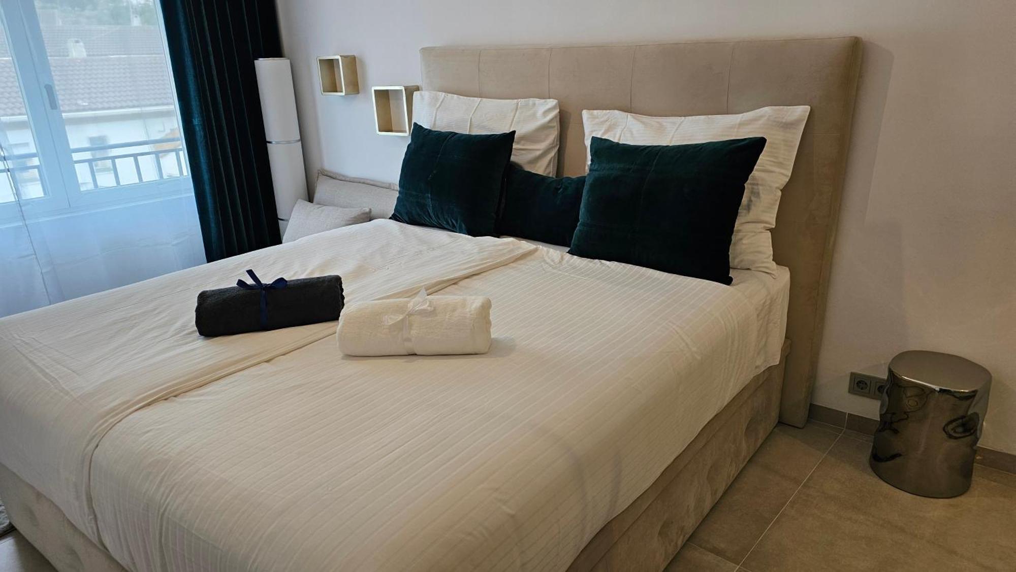 Oasis Jacuzzi Retreat Appartement Marbella Buitenkant foto